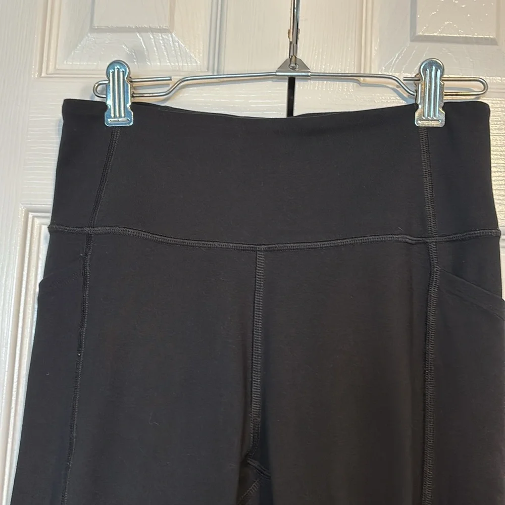 Victoria's Secret leggings in black size 4